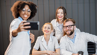 Social Media Marketing for Doctors: Dos and Don’ts